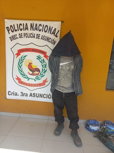 La Policía Nacional reporta la detención de un hombre por un presunto hurto agravado.