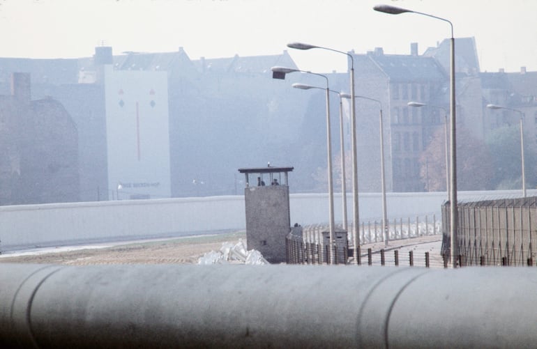 Parte del Muro de Berlín. Las dictaduras comunistas convirtieron sus países en verdaderos gigantes campos de concentración, encerrando a los millones de personas que vivían en ellos.