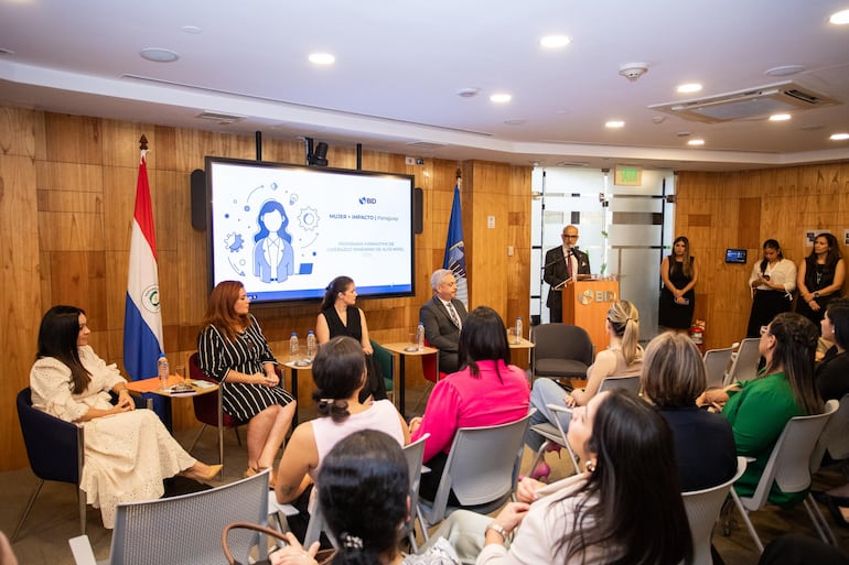 Lanzamiento del programa Mujer + Impacto en el Banco Interamericano y Desarrollo (BID)