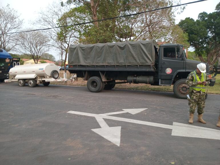 Gobierno envía múltiples equipos para el combate contra los incendios en zona Chovoreca.