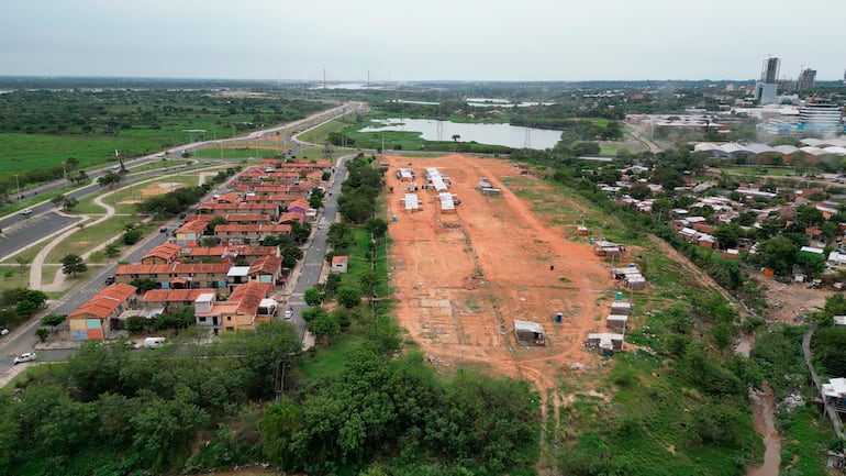 Vista aérea de la fracción A3 de 4 hectáreas que pretende subastar Nenecho. Con la aprobación de la ordenanza N.° 5072/24, estas tierras quedan liberadas para su venta, pero a un precio menor al no estar desarrolladas.