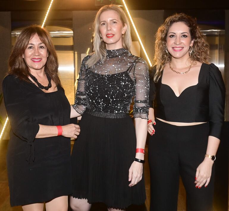 Norma Centurión, Norma Pereira y Fabiola Brítez.