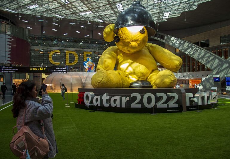 Qatar se prepara para recibir a miles de fanáticos del futbol. 
