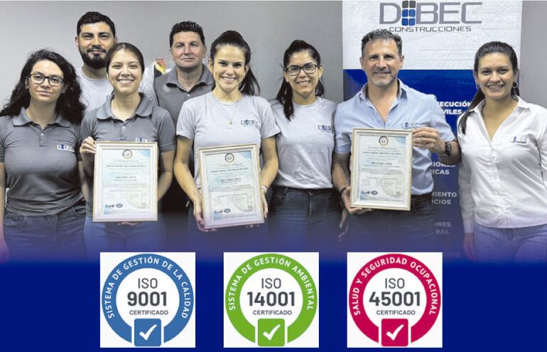 El equipo de DIBEC Construcciones celebra el importante logro.