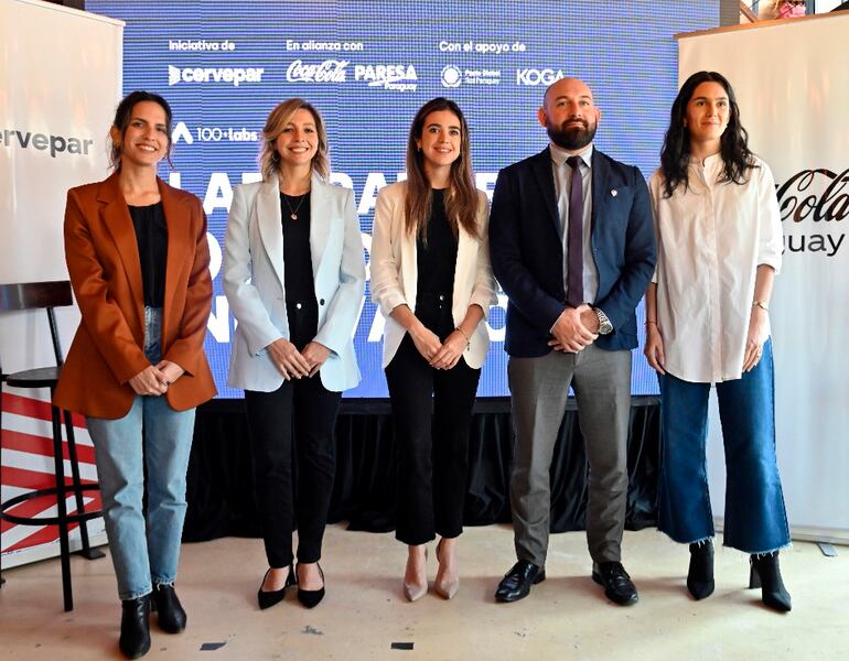 Parte del equipo organizador de “Laboratorio de Innovación”, a realizarse el 20 de julio próximo, en el Paseo La Galería.