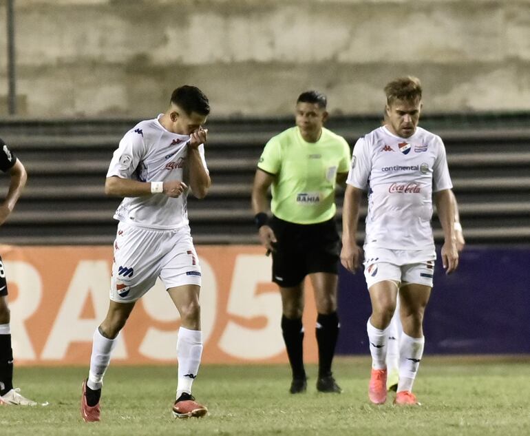 Nacional derrotó a Olimpia con un golazo de Mathías Martínez