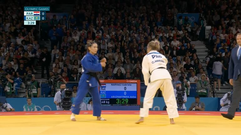 La paraguaya Gabriela Narváez (blanco) en el repechaje del Judo en los Juegos Olímpicos París 2024.