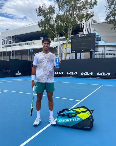 El paraguayo Daniel Vallejo aguarda las horas para su debut en la fase de clasificación del Abierto de Australia, este domingo a las 20:00 (lunes 10:00 en Australia), enfrentando al búlgaro Adrian Andreev.