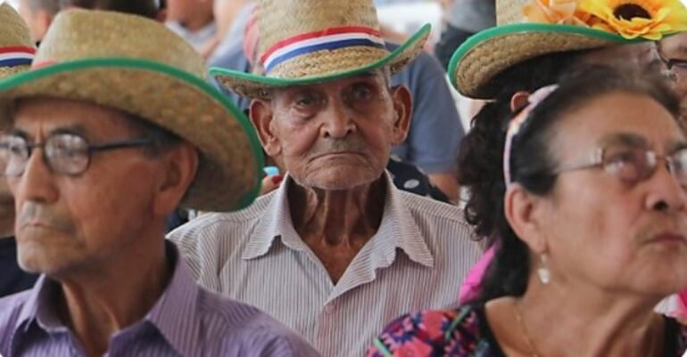 Adultos mayores y veteranos cobraran haberes con aumentos desde enero