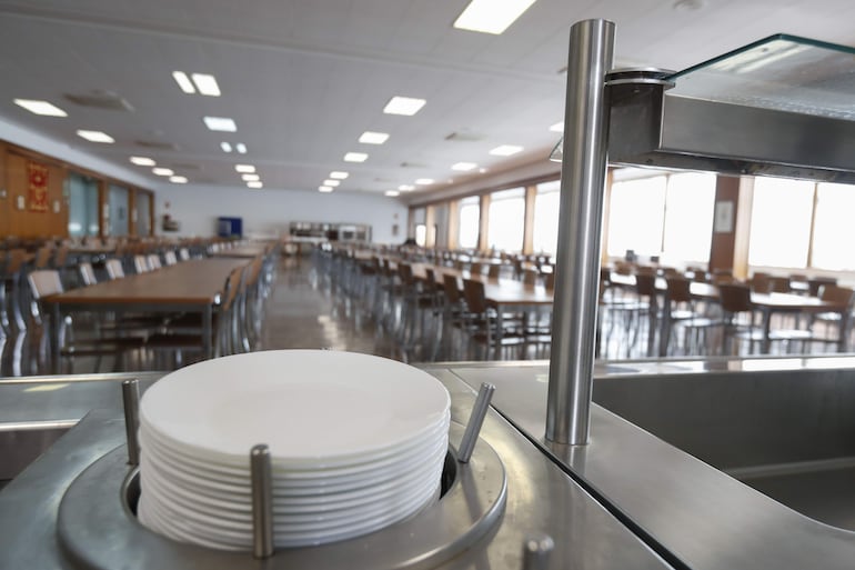 Comedor de cadetes en la Academia Militar General de Zaragoza. La Academia General Militar celebró una jornada de puertas abiertas para los medios de comunicación con motivo de la incorporación de la princesa de Asturias este jueves.