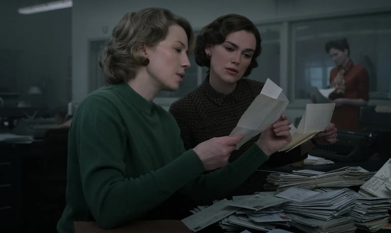 Keira Knightley y Carrie Coon protagonizan El Estrangulador de Boston (Matt Ruskin, 2023)