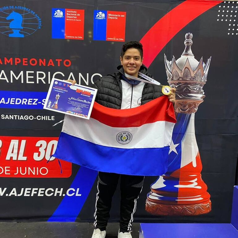 El MF Arturo Cáceres es inédito campeón mundial escolar de ajedrez en la categoría Sub 15.