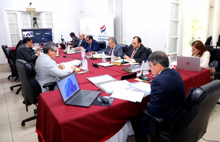 Abogados César Ruffinelli, Edgar López, Eugenio Jiménez, Jorge Bogarín Alfonso, Oscar Paciello, Alfredo Enrique Kronawetter, Edgar Olmedo y Gustavo Miranda, miembros del Consejo de la Magistratura.