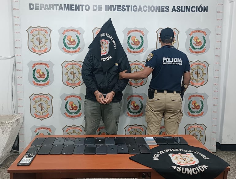 Hurtan más 400 celulares y empleado infiel implicado fue detenido