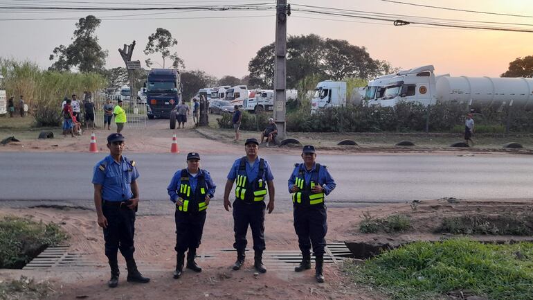 Municipalidad de San Antonio suspende temporalmente el estacionamiento habilitado en un predio privado, al costado de la planta Puma.