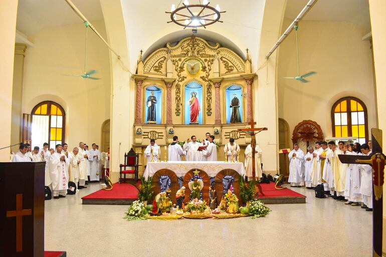 Misa celebrada por el inicio del Jubileo 2025 en la Catedral de Villarrica del Espíritu Santo.