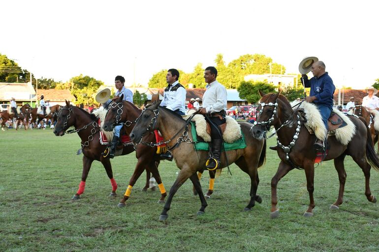 Con un éxito rotundo se realizó la edición N° 34 de  Fiesta de la Tradición Laureleña.