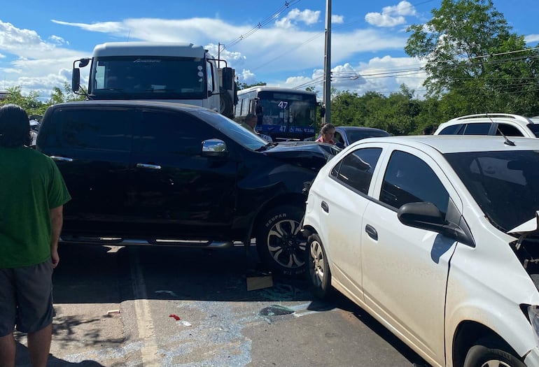 Séxtuple choque sobre ruta PY01 deja dos heridos en Ypané