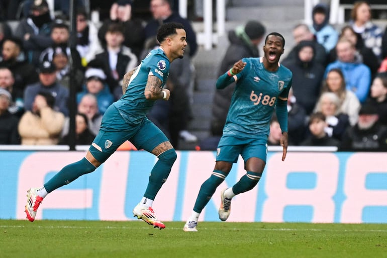 El Bournemouth goleó al Newcastle en St. James Park