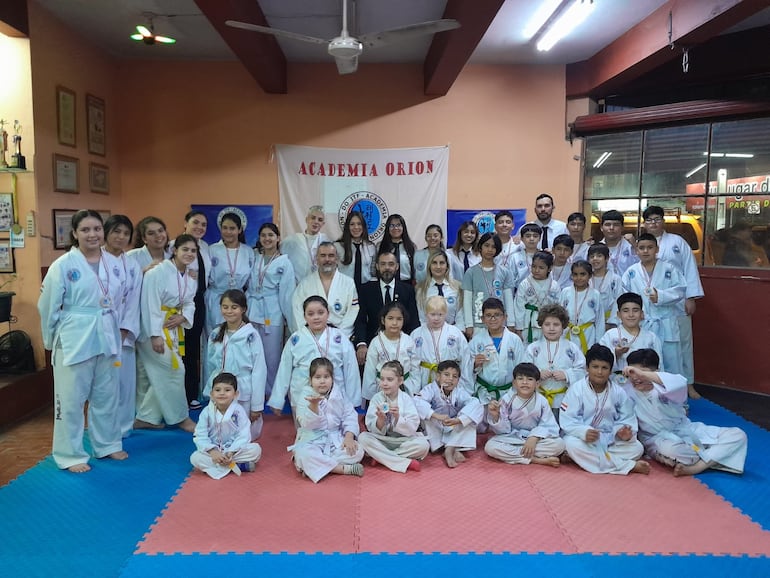 La Academia Orión de Mariano Roque Alonso se viste de gala para dos días de su torneo interno, con unos 80 alumnos.