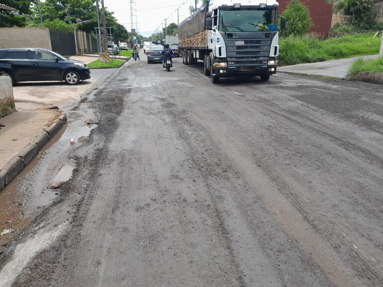 En la zona donde Avelino Martínez cruza por la ciudad de San Lorenzo ya fue frezado.