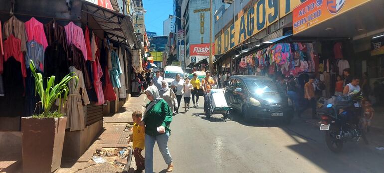 El circuito comercial de Ciudad del Este registra un buen flujo desde el fin de semana.