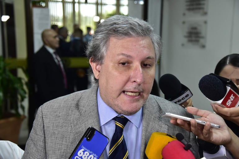 Sesion de la camara de senadores en el congreso nacional
Hoy 17 de Abril de 2024
Gustavo Machado. Rafael FIlizzola.