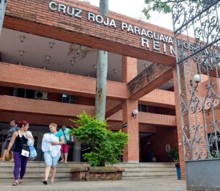 Fachada del Hospital Reina Sofía de la Cruz Roja Paraguaya.