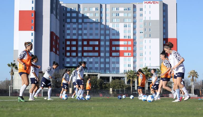 Las albirrojas ya están practicando en Houston