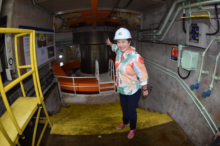 Directora gerente del FMI, Kristalina Georgieva, durante su visita a la Central Hidroeléctrica Itaipú.