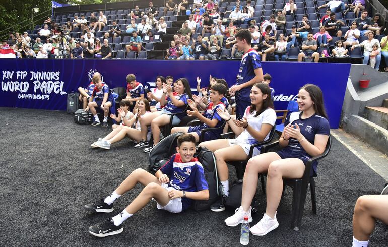 Las chicas jugaron por la mañana y vencieron a Estados Unidos.