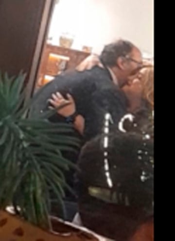 Efusivo encuentro entre la actual titular de la Seprelad, Liliana Alcaraz, y el abogado de Cartes, Ricardo Preda. Alcaraz, cuando era agente del Ministerio Público, tuvo a su cargo las causas referentes al sancionado expresidente.