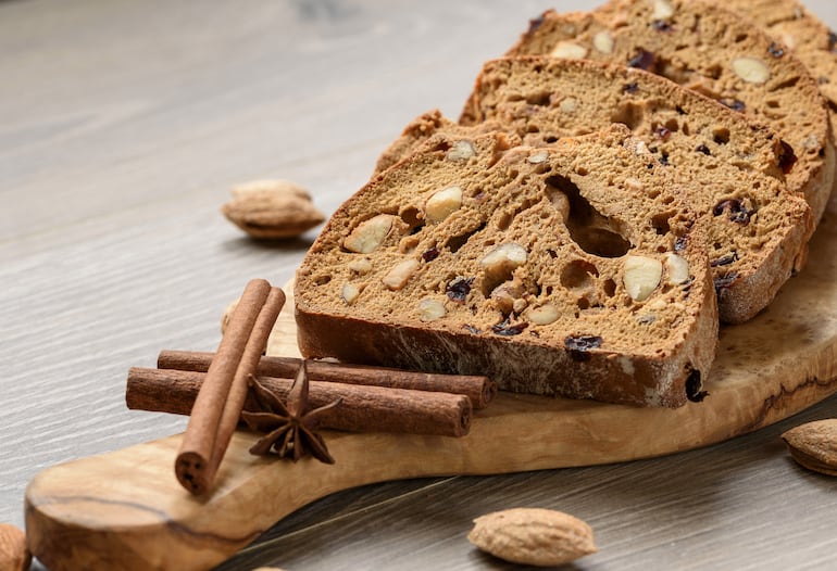 Budín de nueces y almendras.