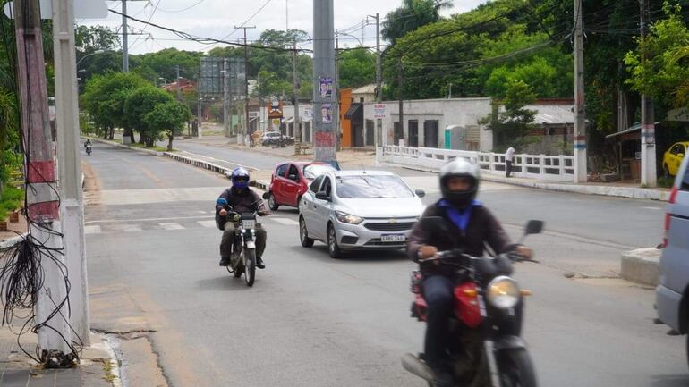 Avenida Luis M. Argaña ya está liberada en Lambaré, tras la conclusión de las obras en el puente que está sobre este camino.