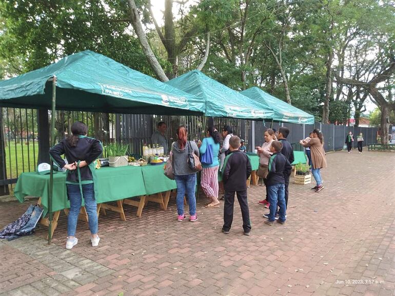 En la plaza de los Héroes se prevé la feria estudiantil y de microemprendedores.