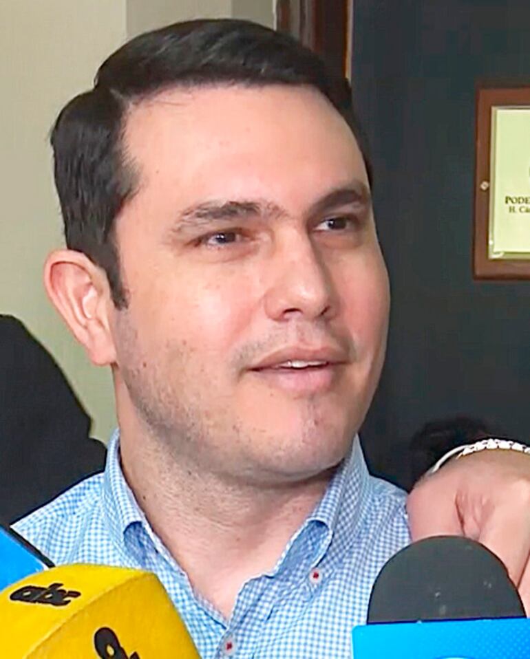 Hernán David Rivas, senador cartista que presentó un proyecto de ley para la creación de una nueva universidad.