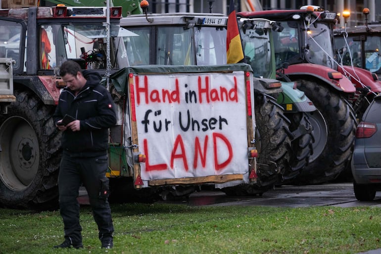 Agricultores europeos protestas contra el futuro acuerdo Mercosur-UE.