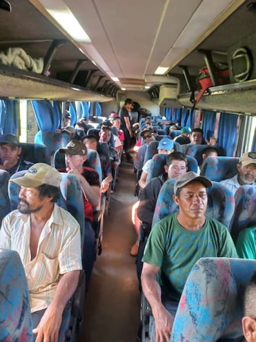 Indígenas aché de Chupapou viajan a Río Grande do Sul para trabajar en la recolección de manzana.