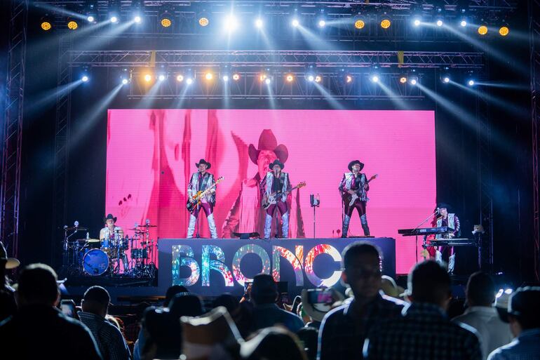 El grupo Bronco retorna a nuestro país con un gran show por sus 45 años de trayectoria musical.