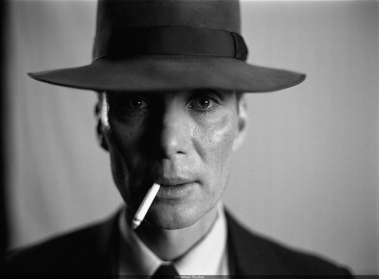 Cillian Murphy en el papel de Robert Oppenheimer, primera imagen de la película de Christopher Nolan que dio a conocer Universal Pictures.