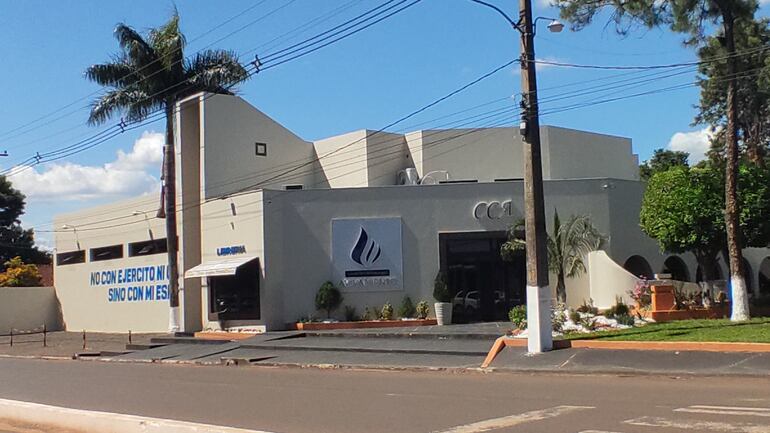 Sede de la iglesia Centro de Convenciones Avivamiento (CCA) de Curuguaty, propiedad del pastor José Insfrán.