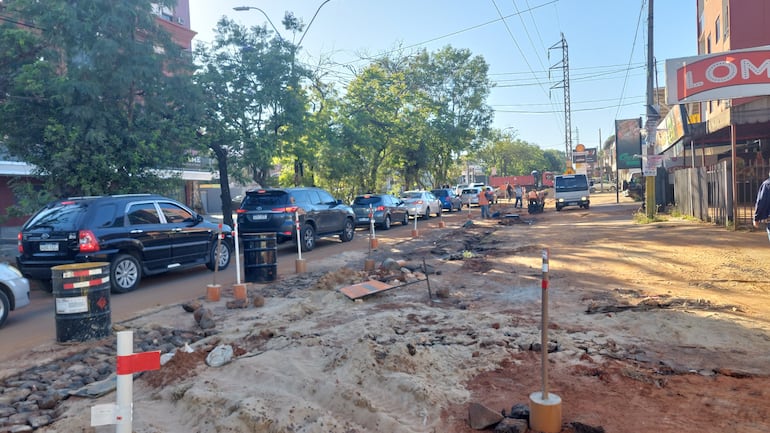 Gran congestión vehicular por obras en zona de Mariscal López