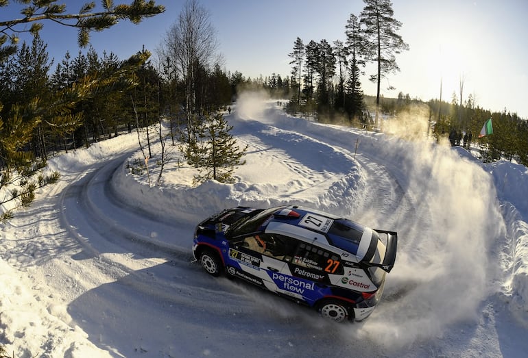 Una postal del rally blanco con Fau Zaldívar como protagonista.