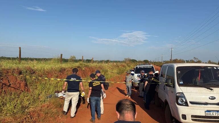 El doble homicidio fue reportado en la línea internacional, en el camino que conecta Pedro Juan Caballero con Zanja Pytã.