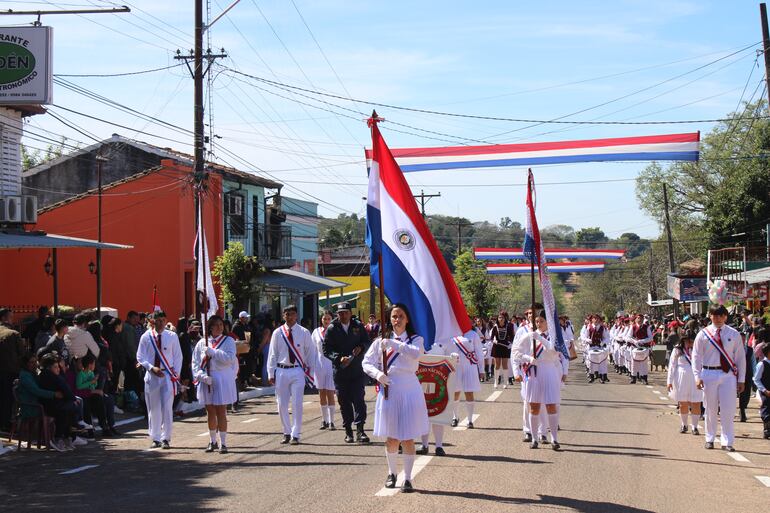 Con honor y patriotismo rindieron tributo a los héroes de la Batalla de Piribebuy