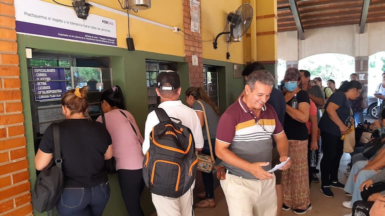 Director del Hospital de Clínicas, Dr. Jorge Giubi, dice que en estas temporadas la demanda de atención es muy alta por lo que la gente se vuelca en el hospital.