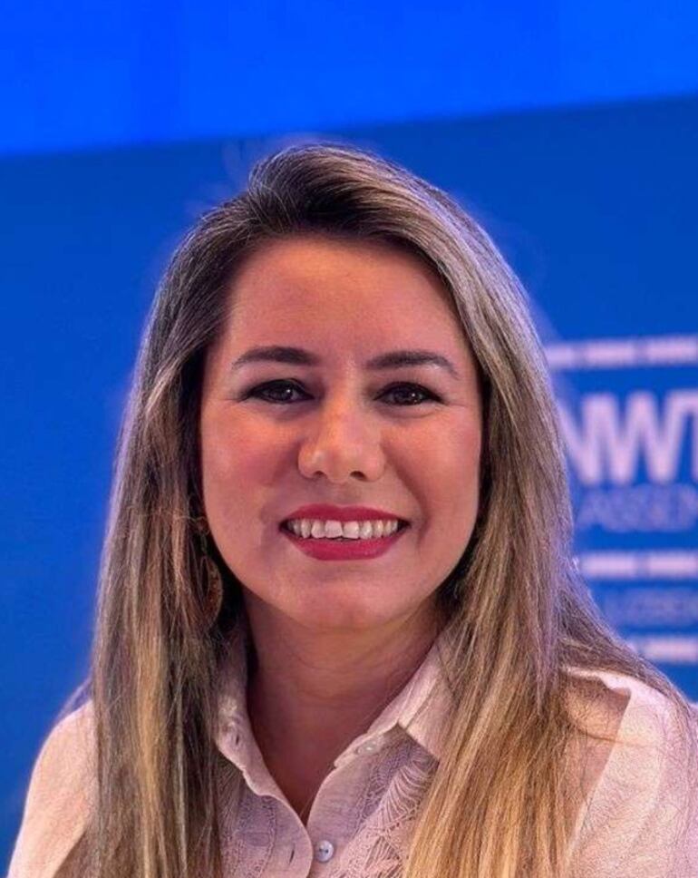 La ministra de Turismo, Angie Duarte, tampoco cumplió con entregar sus DD.JJ. de intereses.