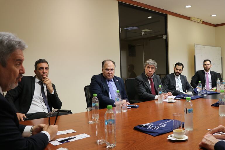 Reunión con comitiva de empresarios británicos interesados en conocer las oportunidades de inversión en nuestro país.