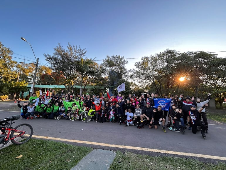 Ciudadanos auto convocados se manifestaron para exigir seguridad en el Parque Guasu Metropolitano, tras el abuso sufrido por una joven en agosto pasado.