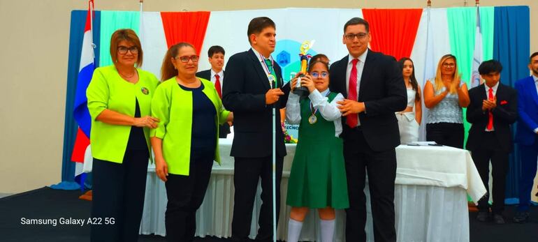 El equipo de trabajo de la Escuela Don Luís Braille obtiene el "Premio al Proyecto más Innovador".